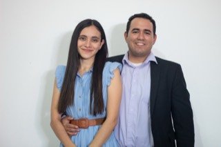 José Mariano Paniagua Contreras y Sara Briyee Aguilar Rodríguez, anfitriones del betel de Manuel García Pueblita