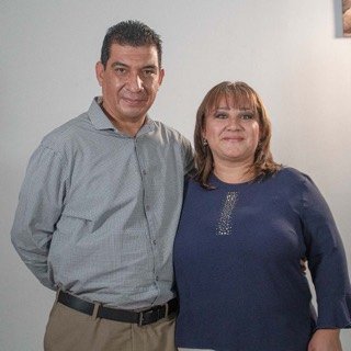 José Alberto Ríos Navarro y Sugey Espinoza Juárez, anfitriones del betel de San Isidro Itzícuaro